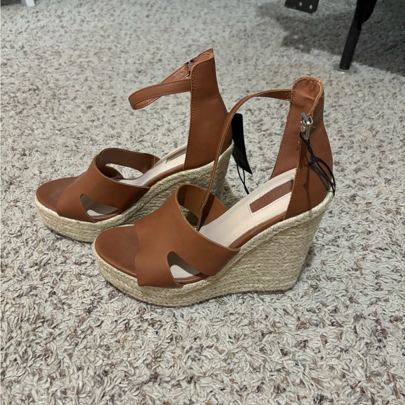Brown wedge heels - Picture 1 of 5